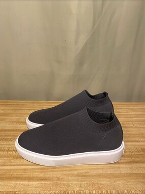 J/Slides NYC Daphnie Mid Grey Stretch Knit Platform Slip On Shoes size 8 NWOT